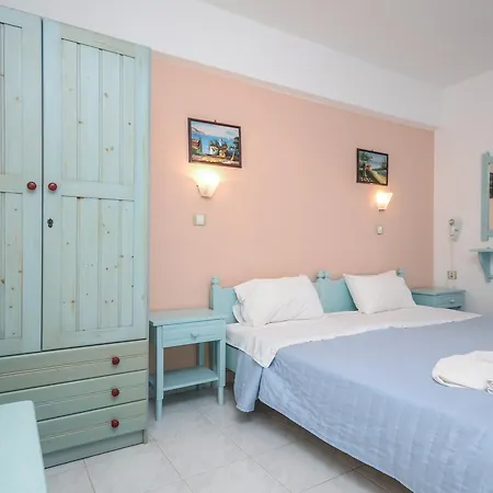 Sunday * Agia Anna (Naxos)